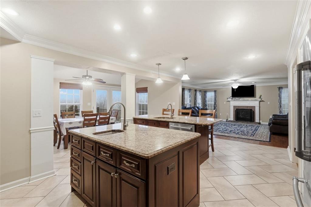 251 Field Club Circle McKees Rocks, PA 15136 - Photo 9 of 32