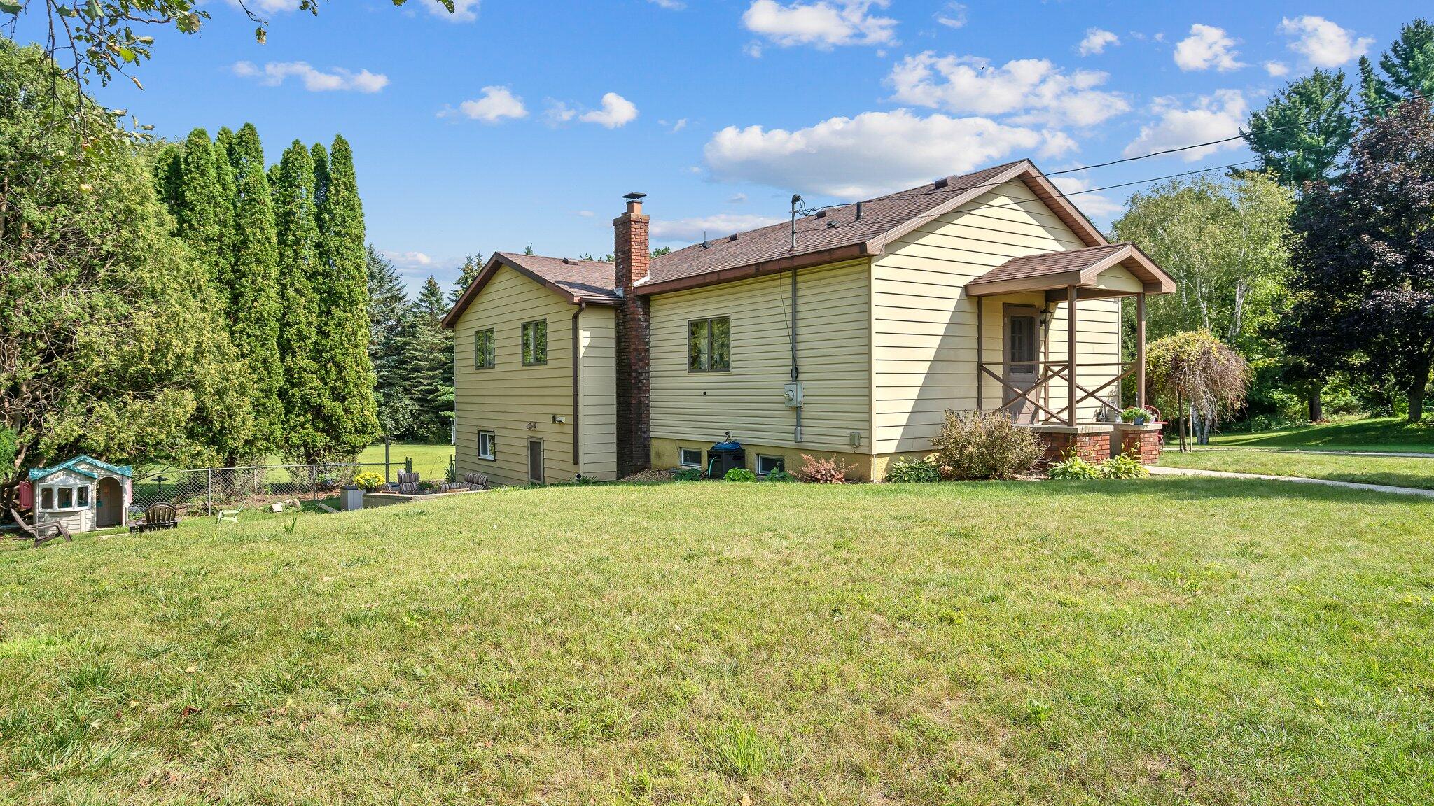 112 Tioga Street Reed City, MI 49677 - Photo 6 of 36 3-web-or-mls-DSC04201