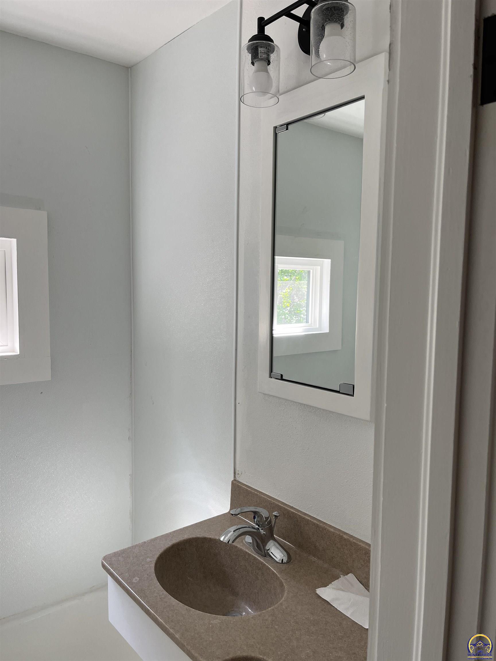 1503 Southwest MacVicar Avenue Topeka, KS 66604 - Photo 18 of 33