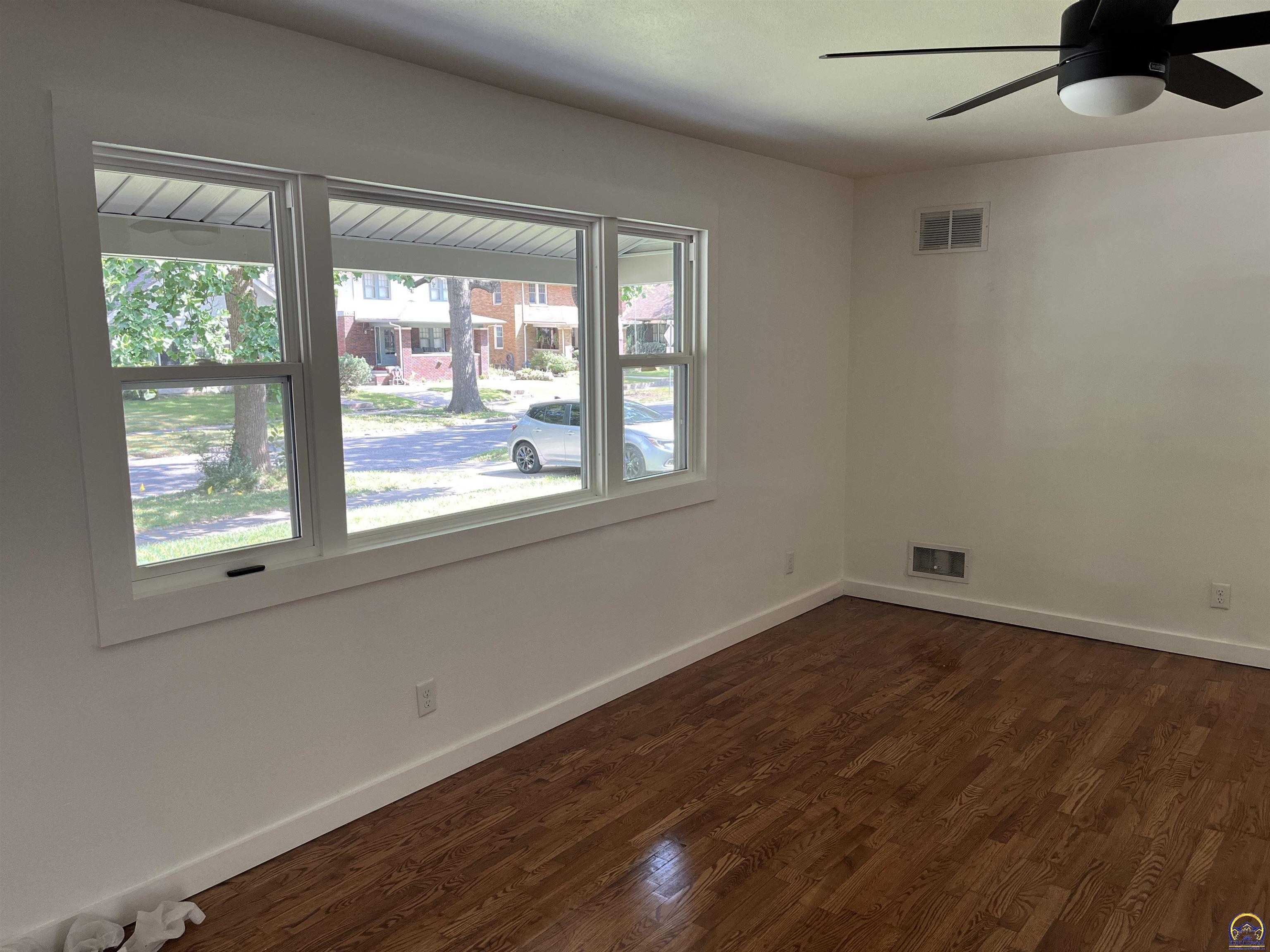 1503 Southwest MacVicar Avenue Topeka, KS 66604 - Photo 21 of 33