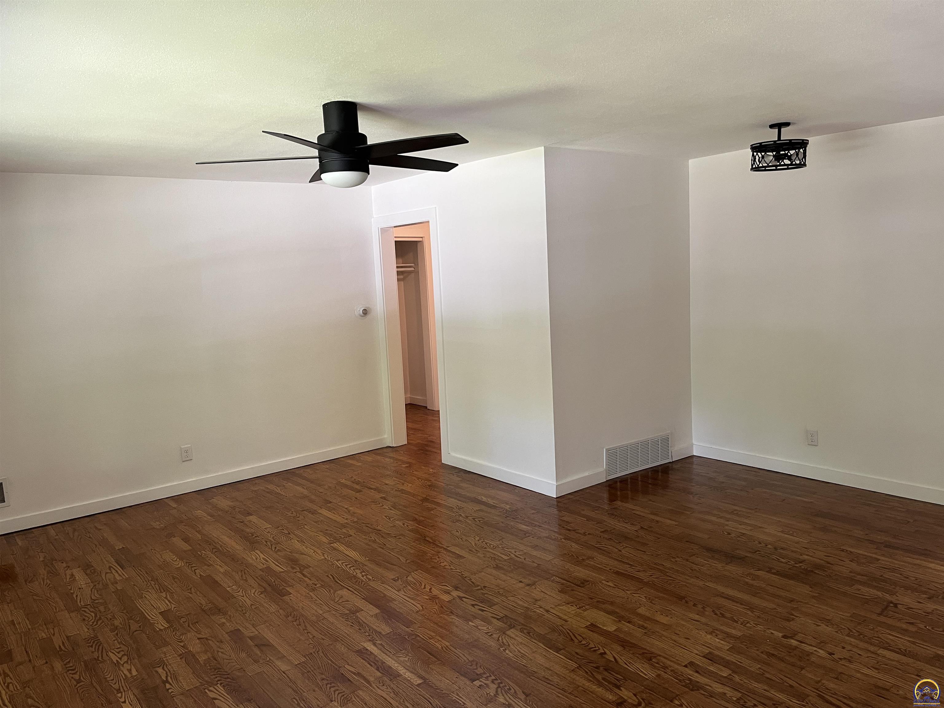 1503 Southwest MacVicar Avenue Topeka, KS 66604 - Photo 22 of 33