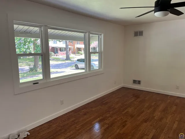 $246,900 | 1503 Southwest MacVicar Avenue, Topeka, KS 66604