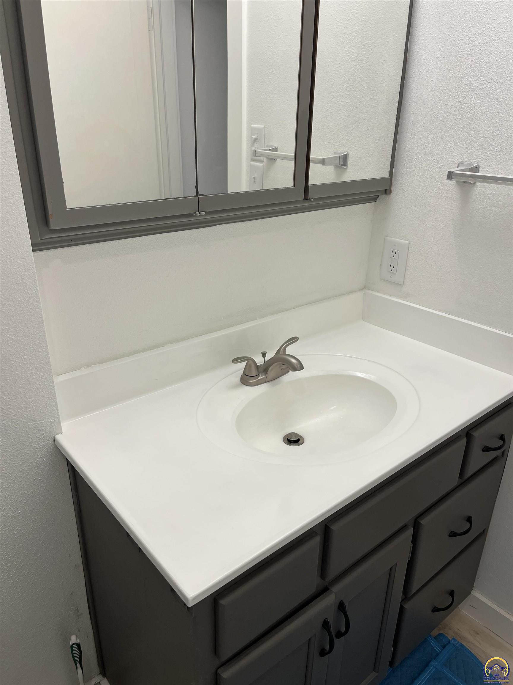 1503 Southwest MacVicar Avenue Topeka, KS 66604 - Photo 30 of 33