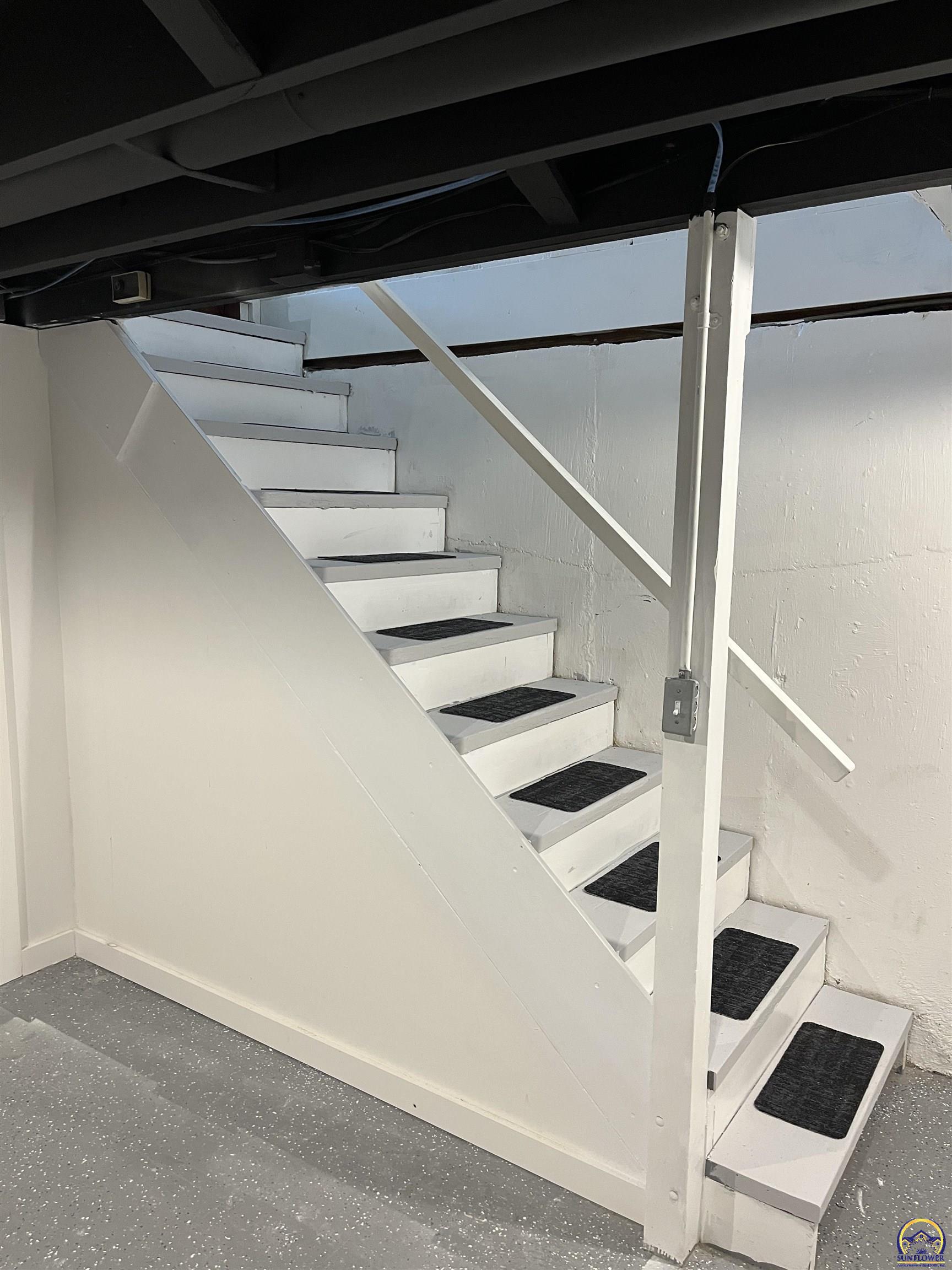 1503 Southwest MacVicar Avenue Topeka, KS 66604 - Photo 31 of 33