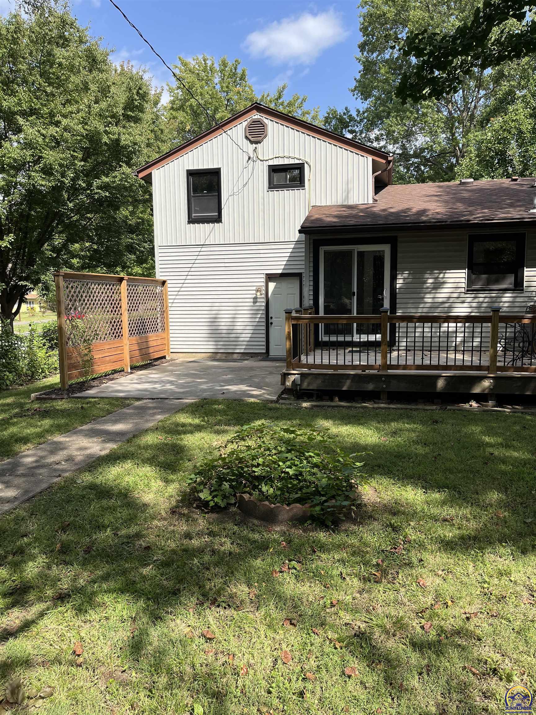 1503 Southwest MacVicar Avenue Topeka, KS 66604 - Photo 6 of 33