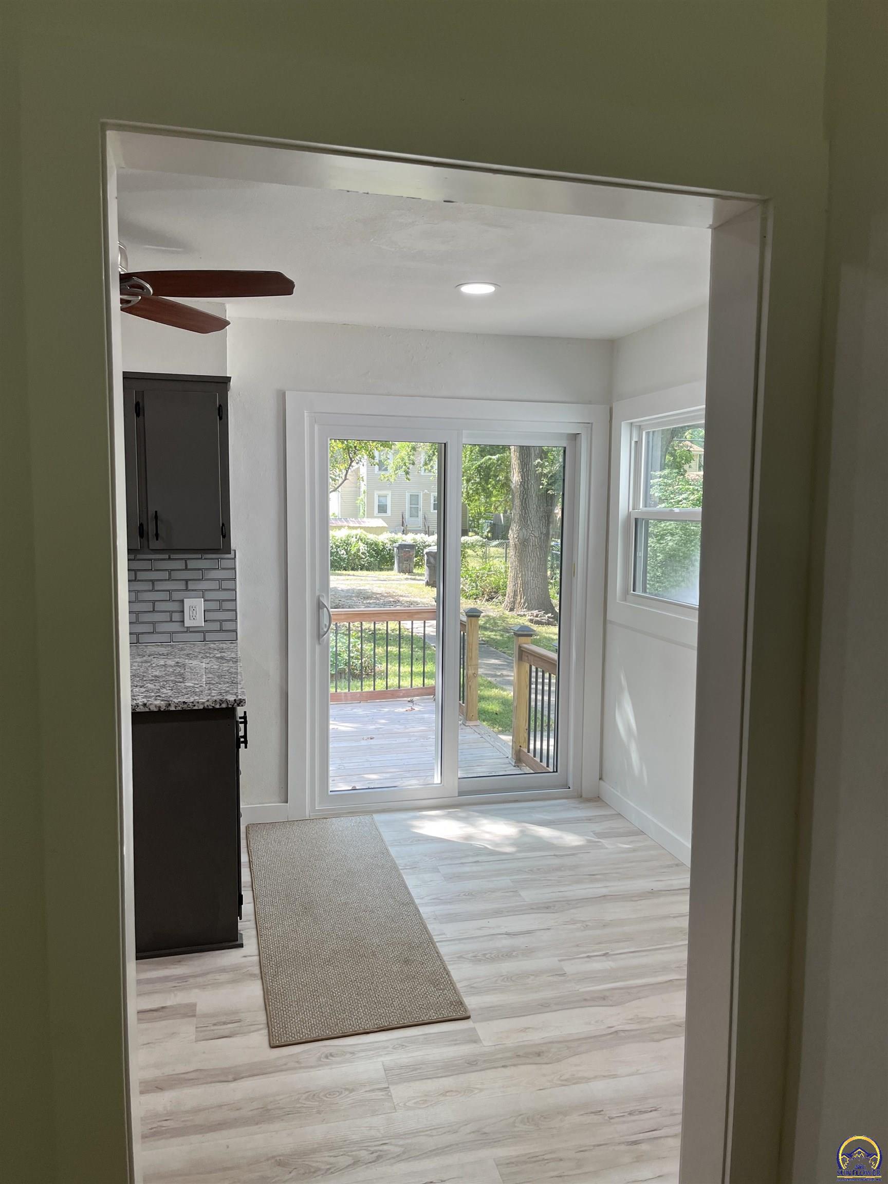 1503 Southwest MacVicar Avenue Topeka, KS 66604 - Photo 10 of 33