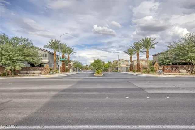 $2,900 | 976 Bluebell Brook Street, Henderson, NV 89052