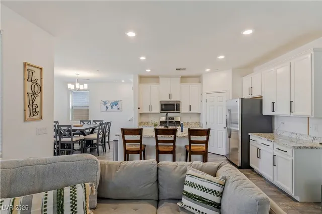 $2,900 | 976 Bluebell Brook Street, Henderson, NV 89052