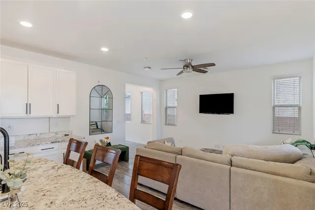 $2,900 | 976 Bluebell Brook Street, Henderson, NV 89052