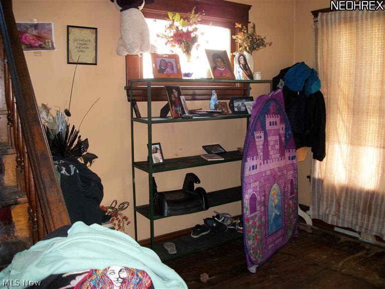 7427 Ottawa Road Cleveland, OH 44105 - Photo 3 of 17 Gallery Image 3