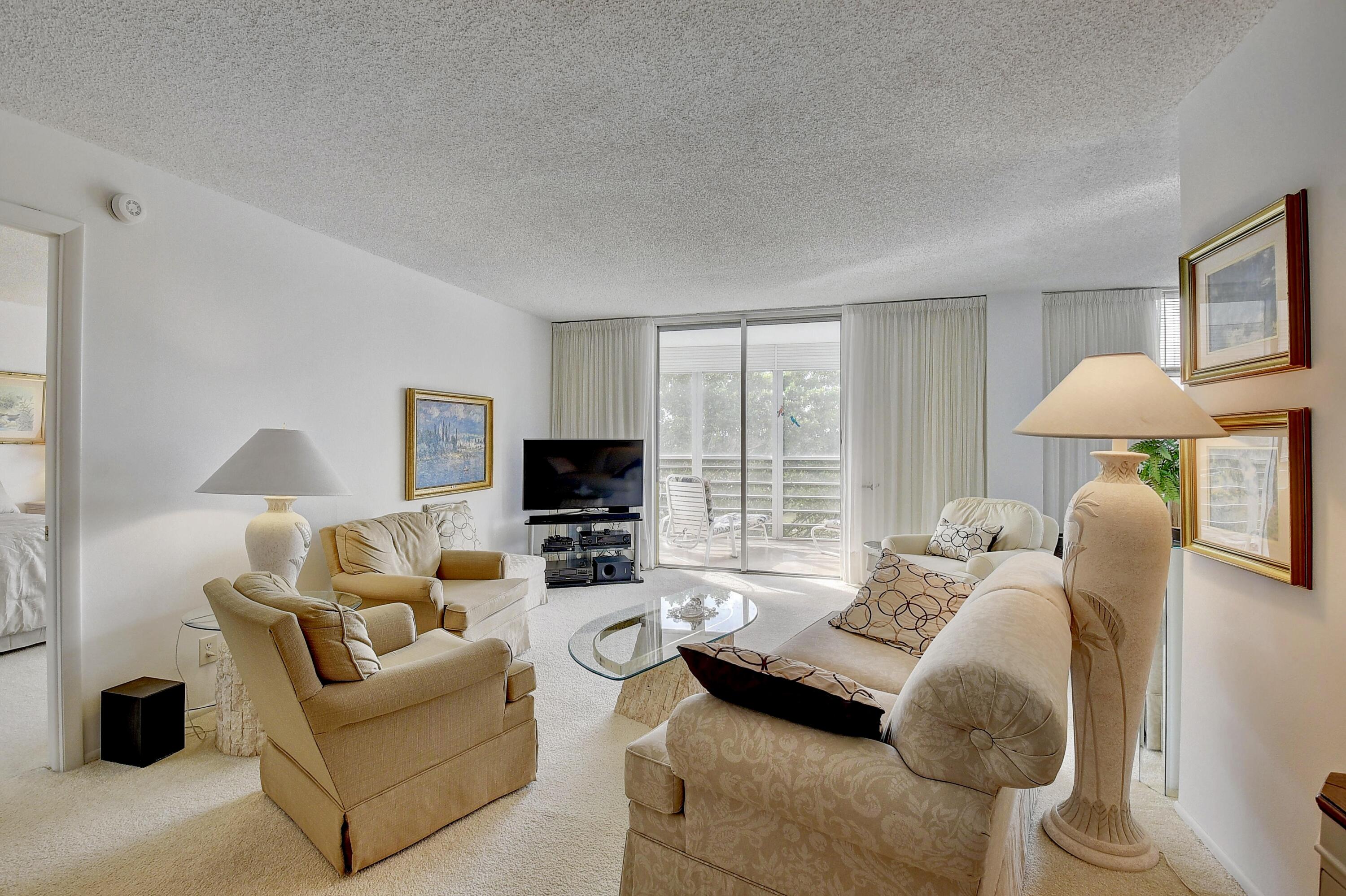 6461 Northwest 2nd Avenue, Unit 511 Boca Raton, FL 33487 - Photo 14 of 36 Family Room
