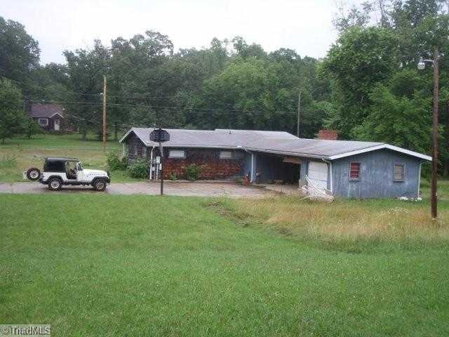 324 Fleer Road Thomasville, NC 27360 - Photo 3 of 4 Exterior Back.