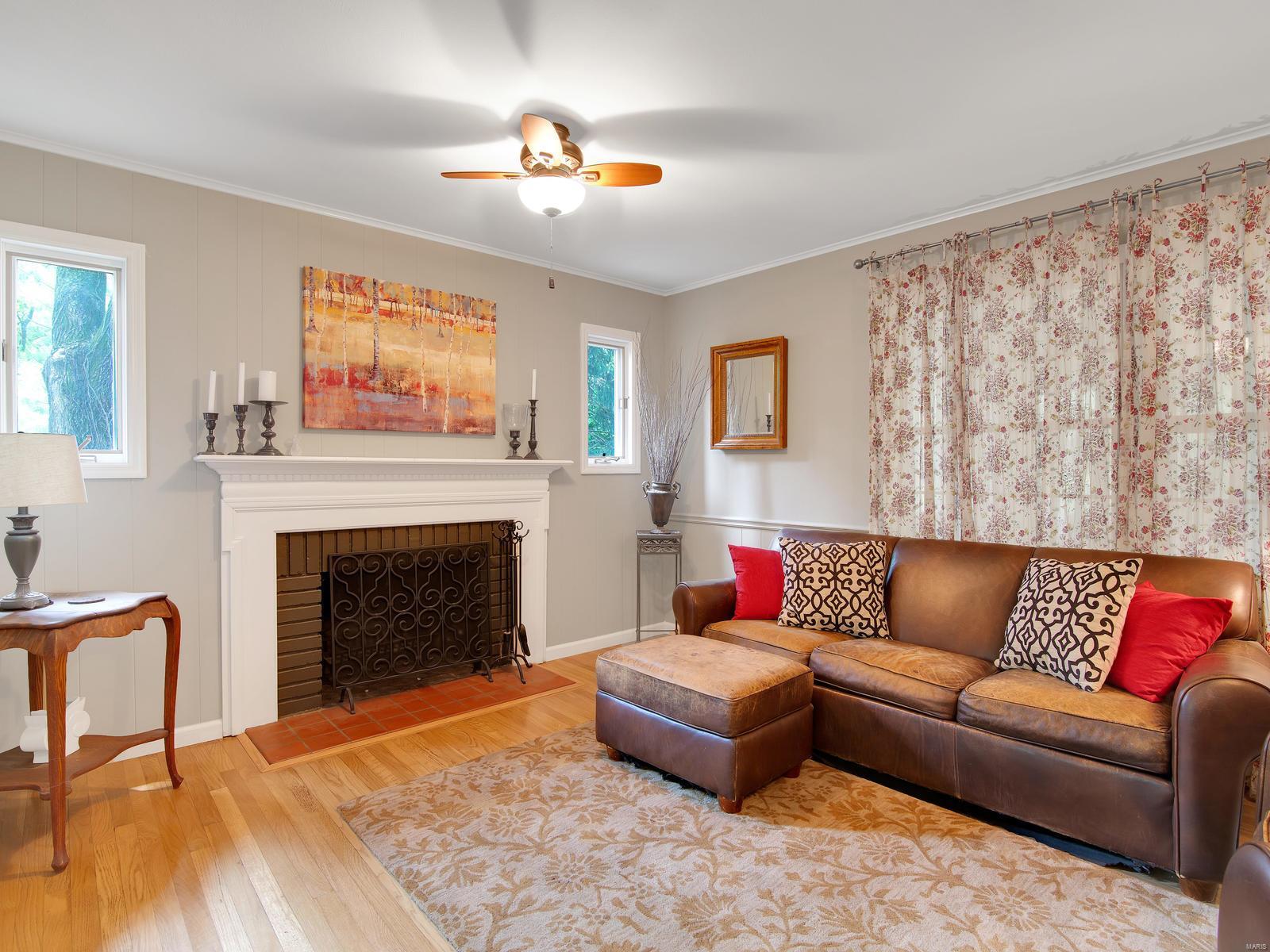 367 Ridgemeadow Drive Chesterfield, MO 63017 - Photo 5 of 37 Gallery Image 5