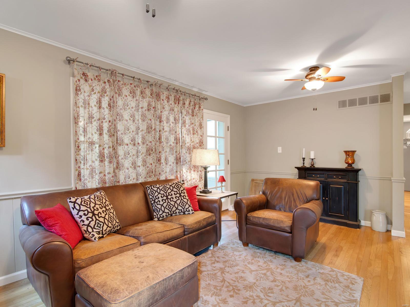 367 Ridgemeadow Drive Chesterfield, MO 63017 - Photo 6 of 37 Gallery Image 6
