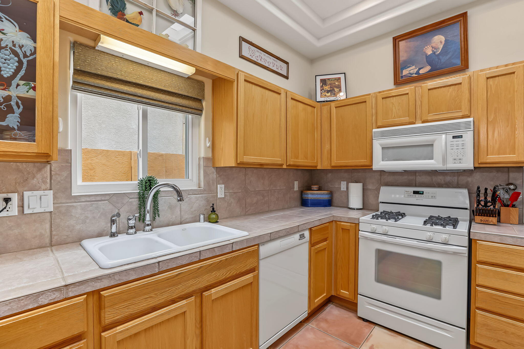 10019 Irbid Road Northeast Albuquerque, NM 87122 - Photo 8 of 26 Gallery Image 8