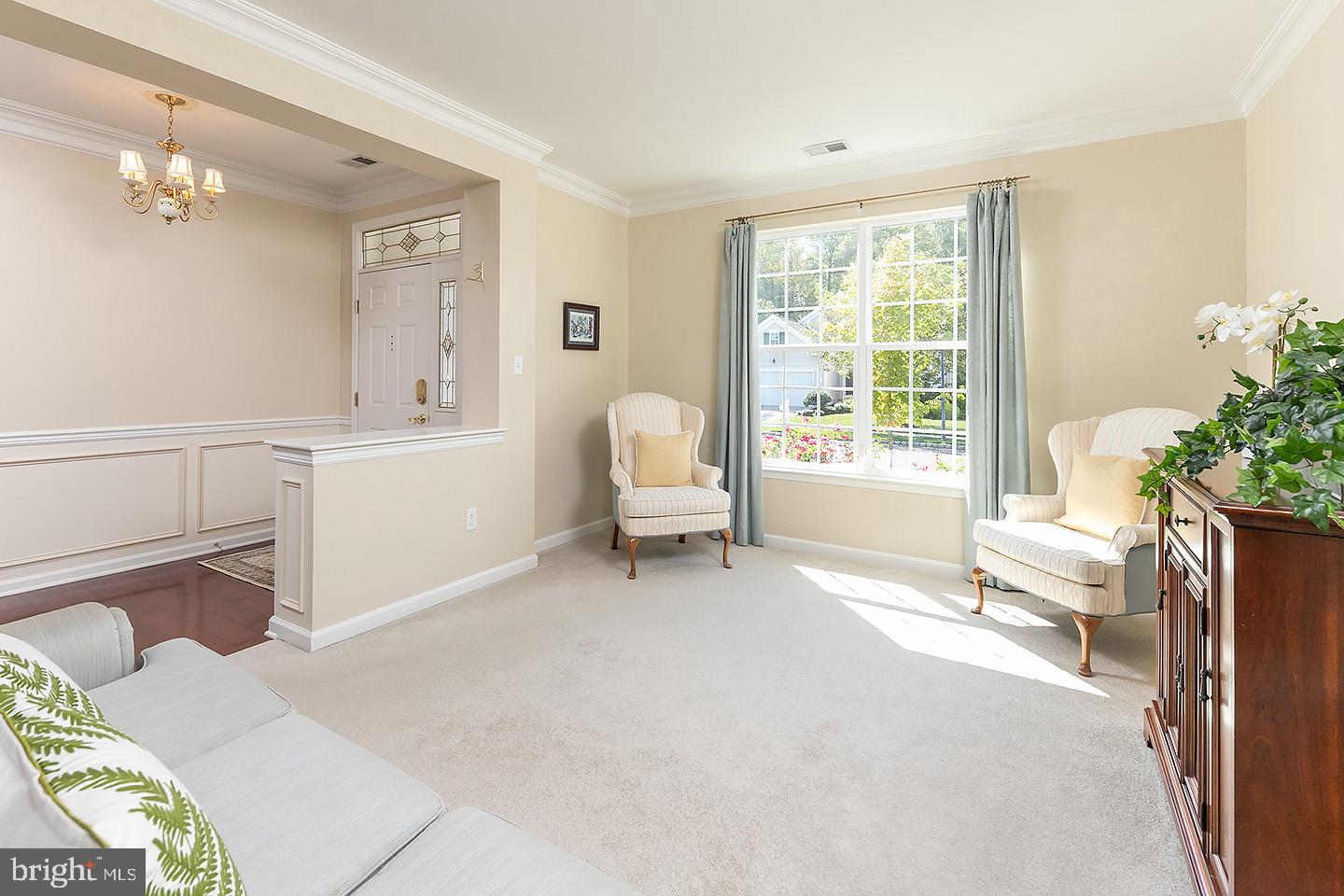 21 Danbury Road Swedesboro, NJ 08085 - Photo 3 of 27 Entry Foyer/Living Room