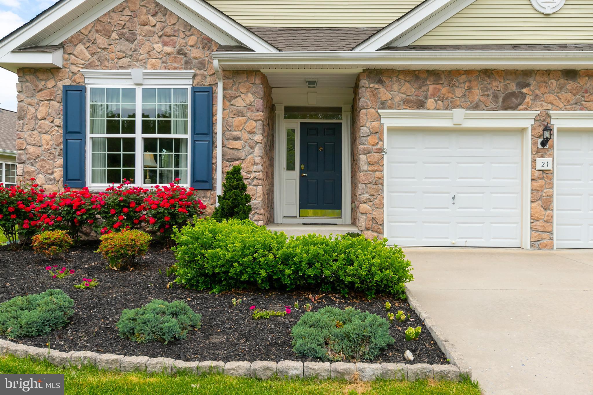 21 Danbury Road Swedesboro, NJ 08085 - Photo 22 of 27 Beautiful Detail!