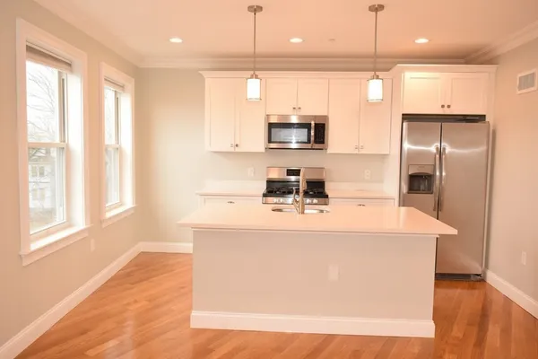 $2,850 | 1664 Dorchester Avenue, Unit 3, Boston, MA 02122