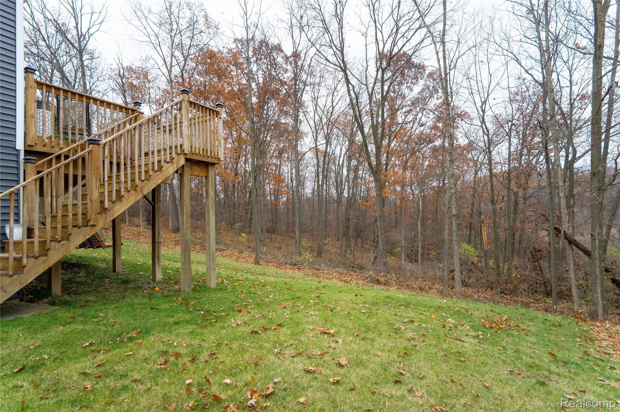 1069 Sugar Maple Court Fenton, MI 48430 - Photo 31 of 32 Exteriors (10 of 11).jpg