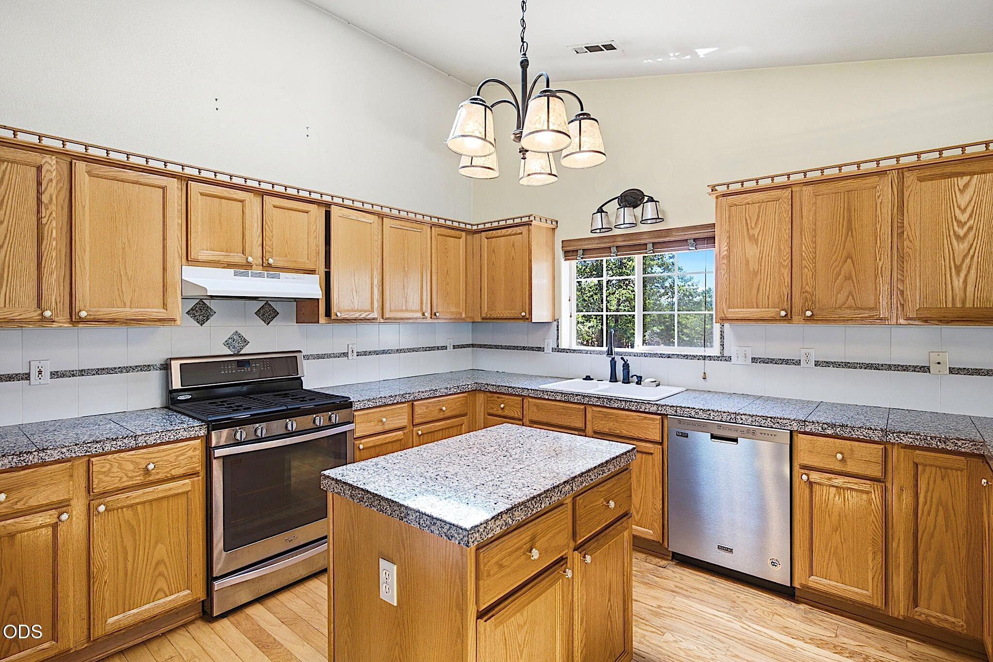 371 Castle Creek Road Grants Pass, OR 97526 - Photo 21 of 71 Gallery Image 21