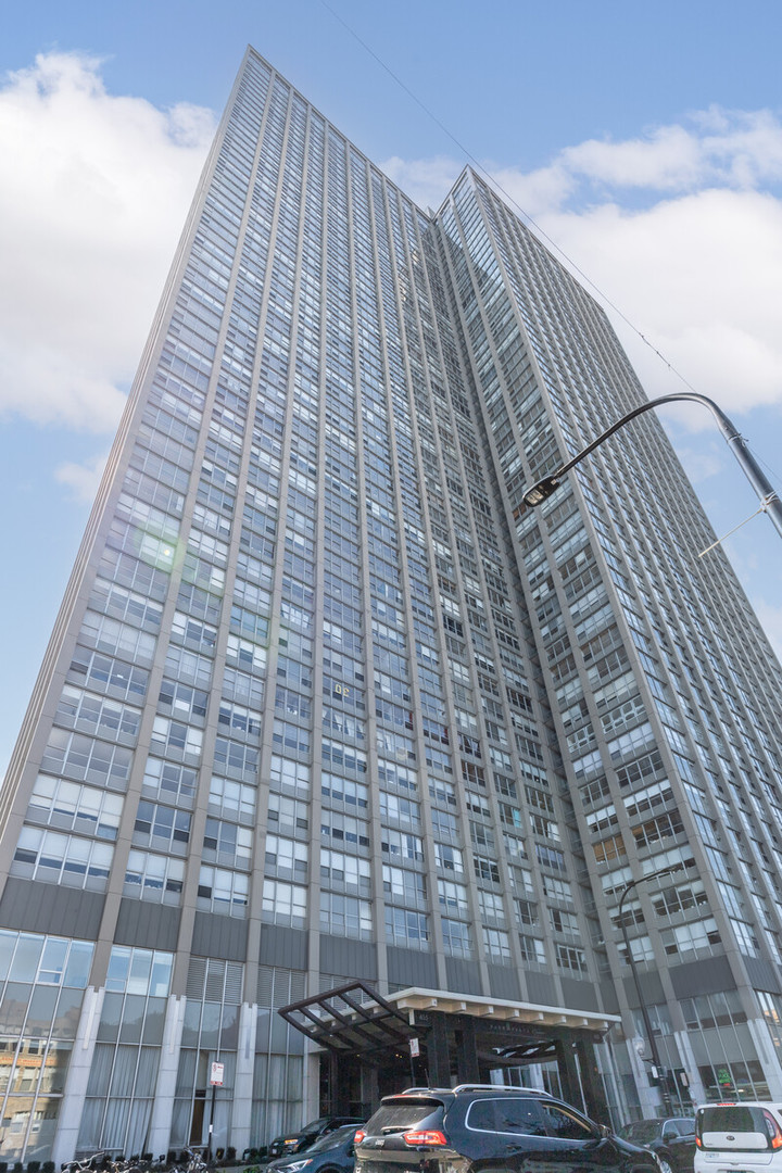 655 West Irving Park Road, Unit 4616 Chicago, IL 60613 - Photo 1 of 25 a view of a balcony