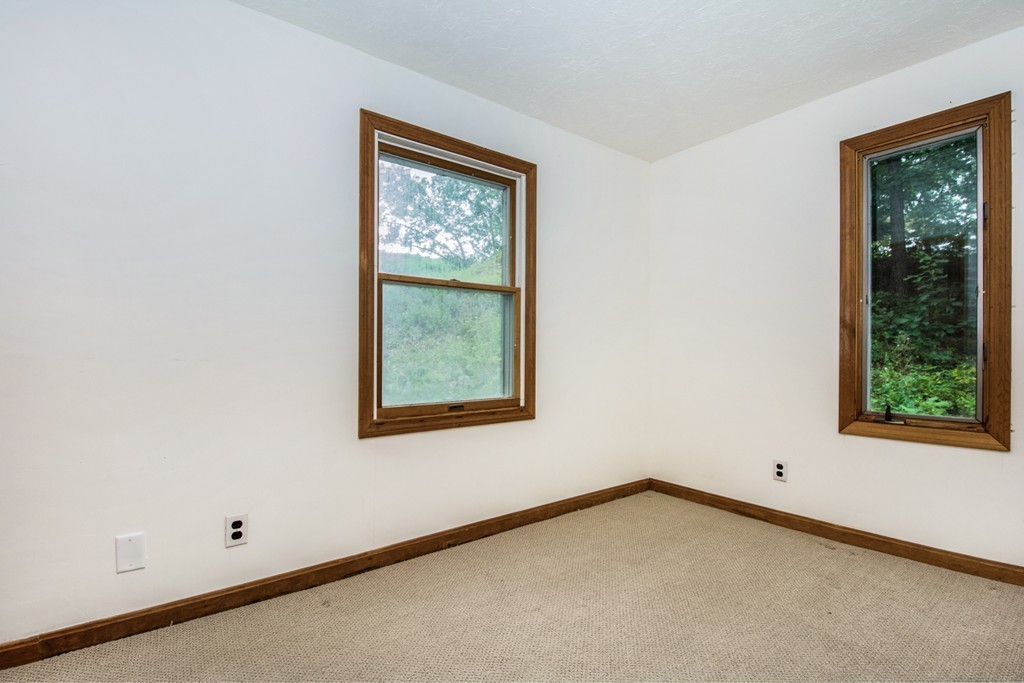 28 Oak Ridge Road Lunenburg, MA 01462 - Photo 17 of 30 Gallery Image 17