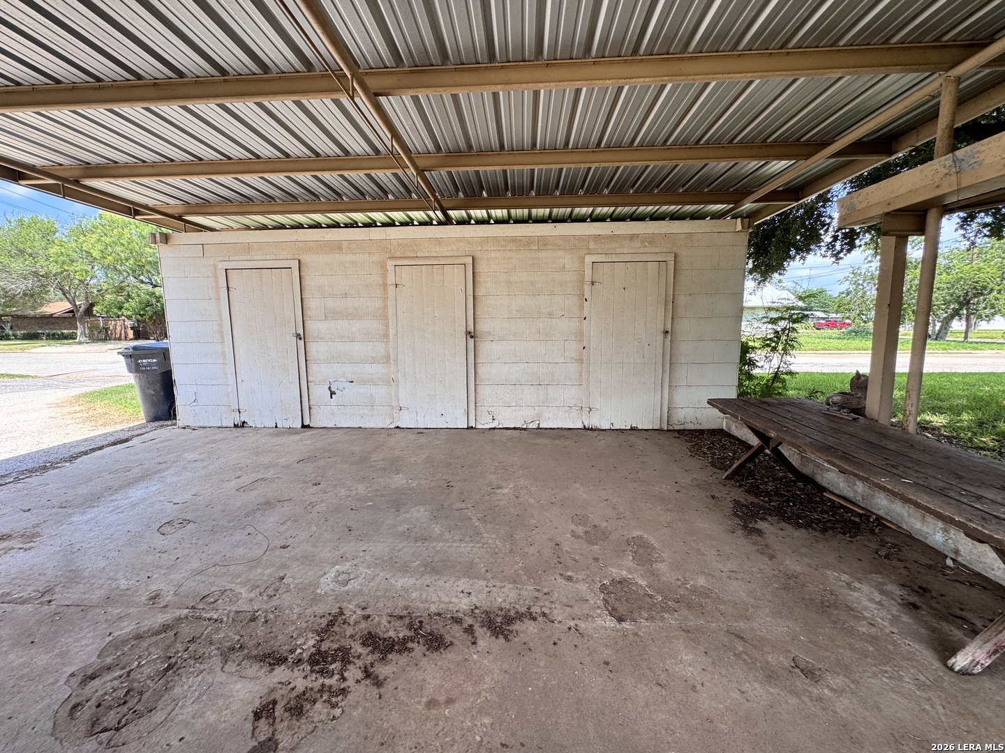 604 East Rio Grande Street Pearsall, TX 78061 - Photo 10 of 31