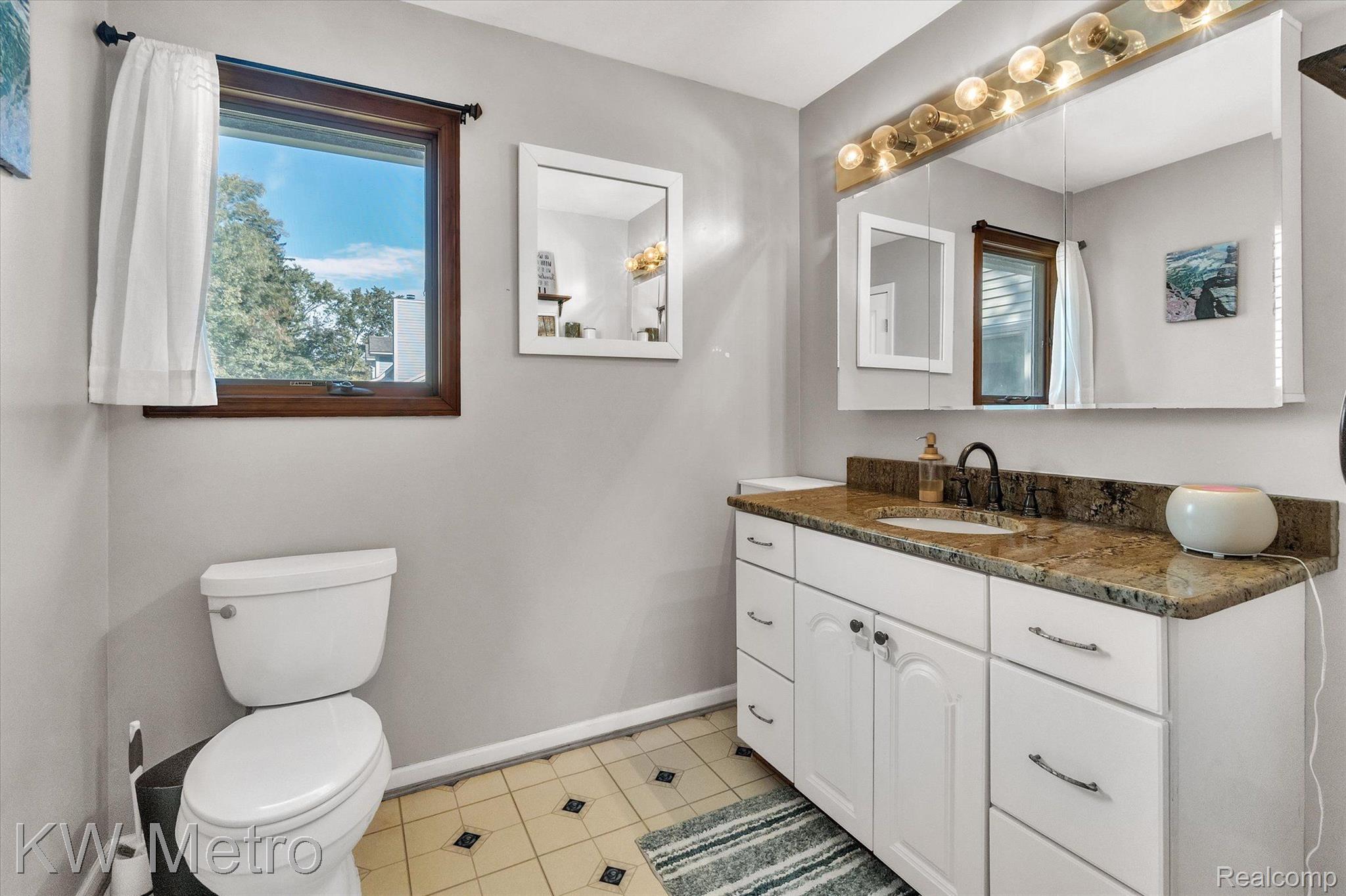 763 Clarkston Road Lake Orion, MI 48360 - Photo 12 of 33 Gallery Image 12
