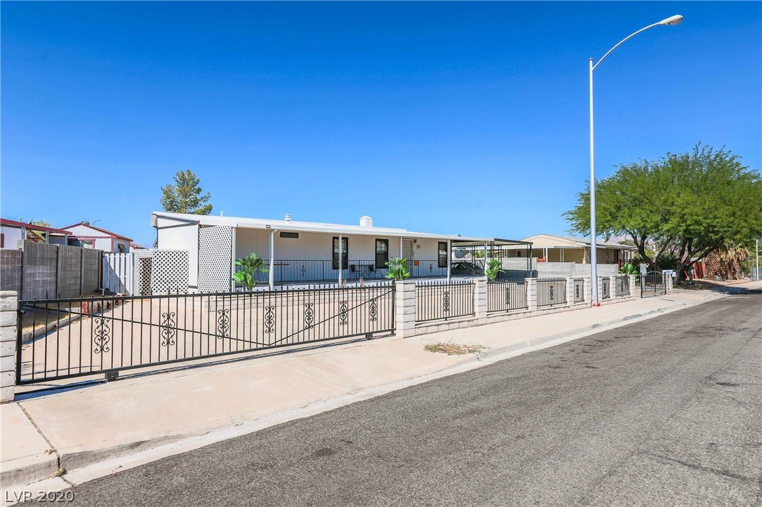 1228 Inca Lane Henderson, NV 89015 - Photo 5 of 36 Gallery Image 5