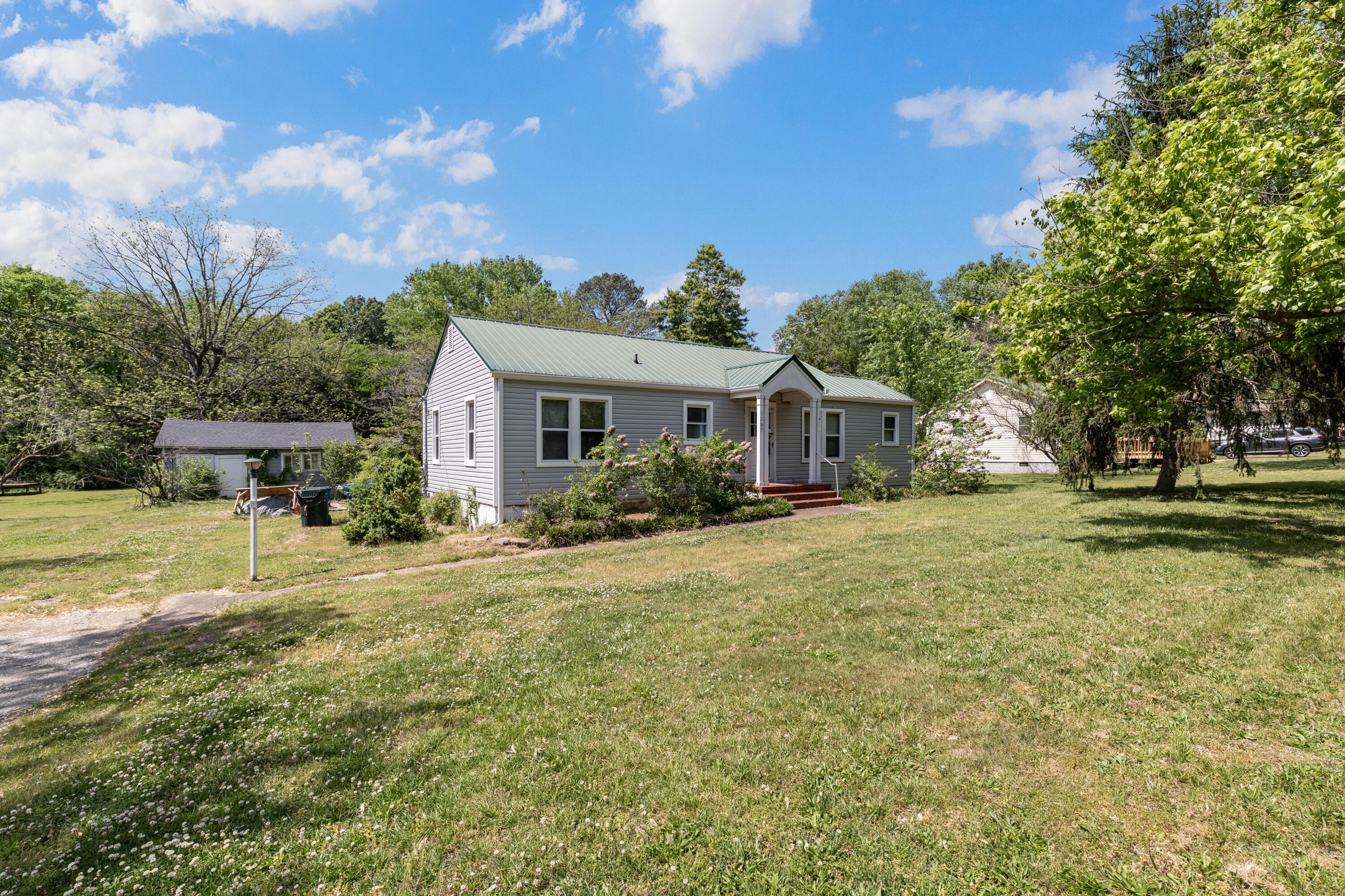 1265 North Concord Road Chattanooga, TN 37421 - Photo 2 of 30 New roof, siding and gutters