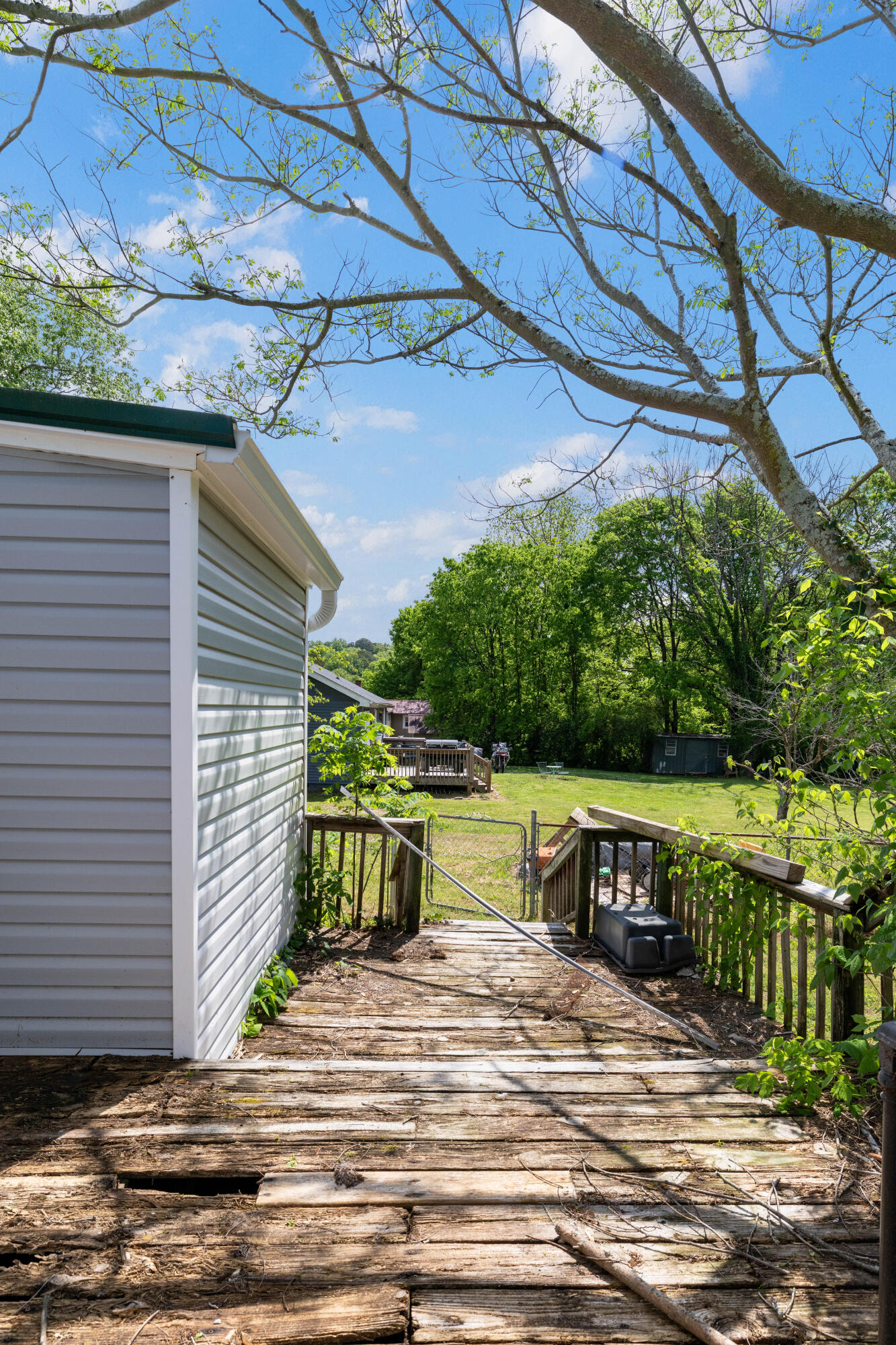 1265 North Concord Road Chattanooga, TN 37421 - Photo 27 of 30 Deck overlooking fenced backyard