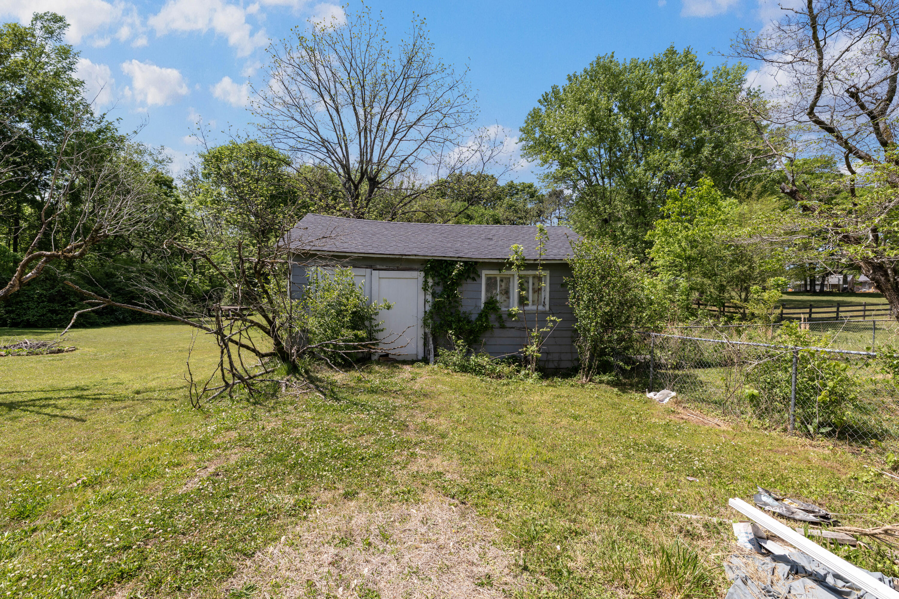 1265 North Concord Road Chattanooga, TN 37421 - Photo 28 of 30 Storage shed in backyard