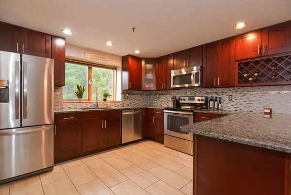 $615,000 | 62 Schooner Landing, Hampton, NH 03842