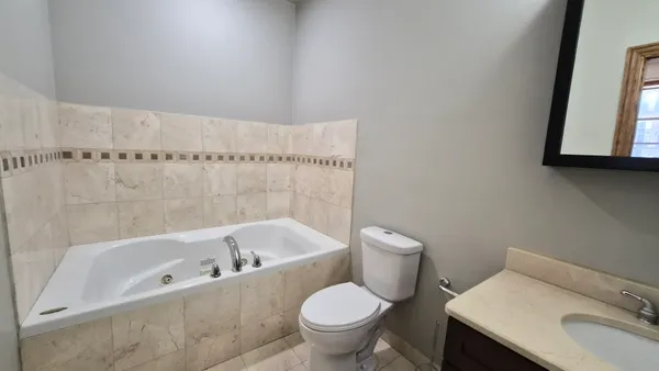 $3,850 | 1801 West Thomas Street, Unit 3, Chicago, IL 60622