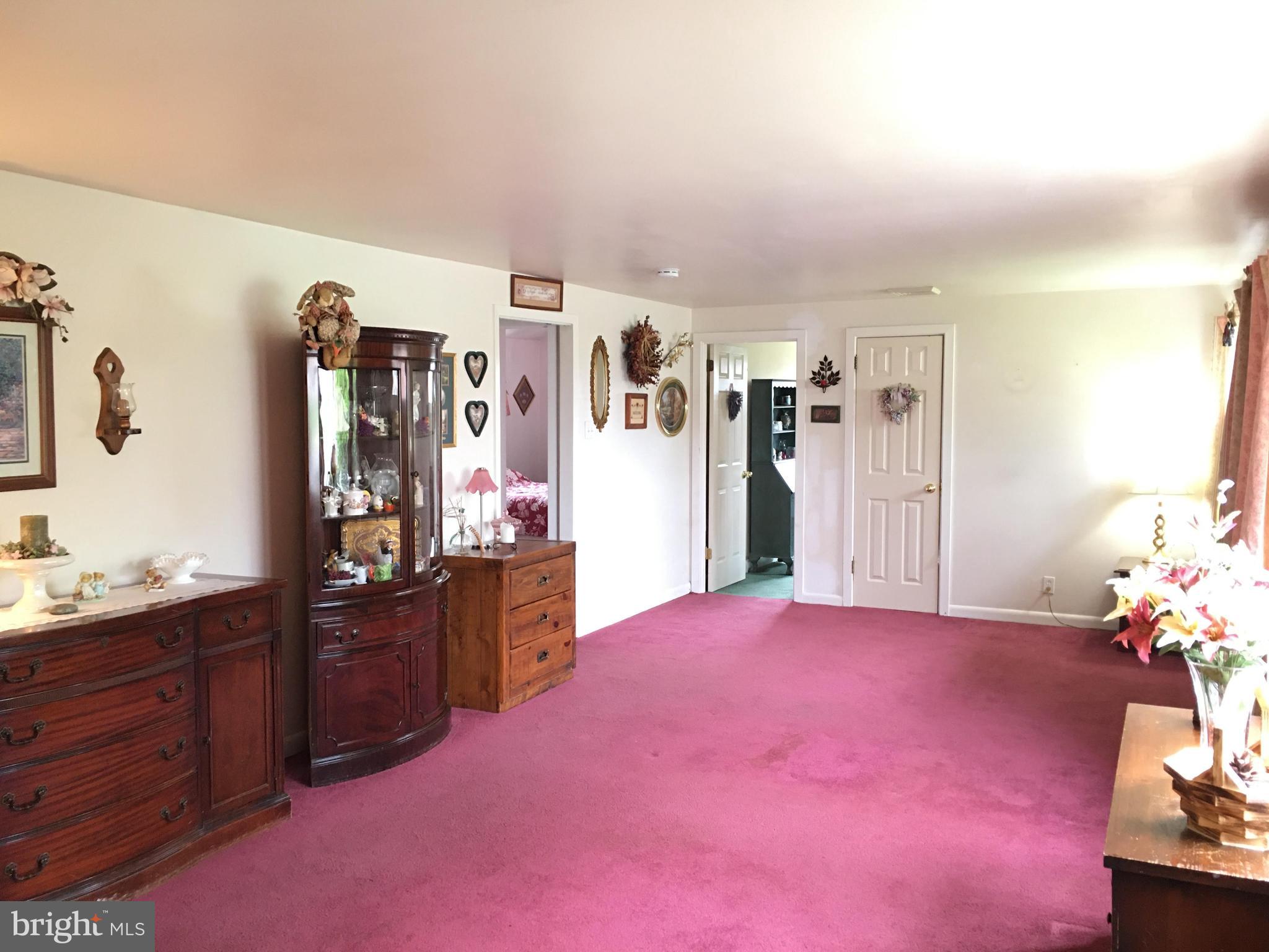 1415 Thomson Road Abington, PA 19001 - Photo 4 of 19 Gallery Image 4