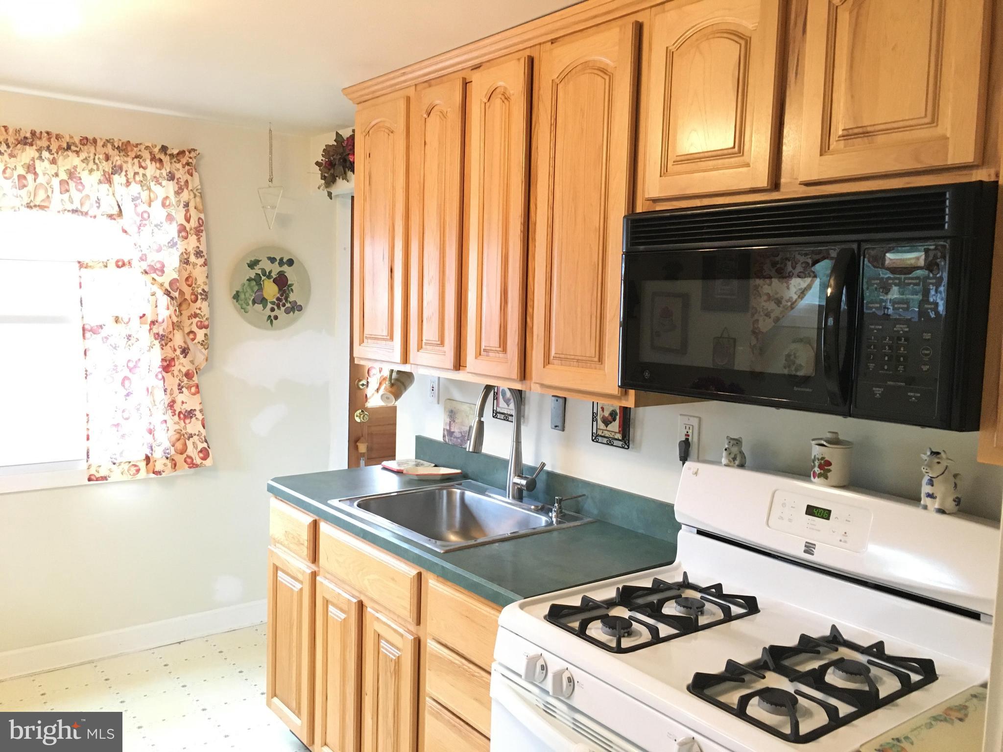 1415 Thomson Road Abington, PA 19001 - Photo 6 of 19 Gallery Image 6
