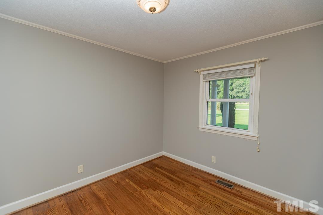 4005 Satterwhite Point Road Henderson, NC 27537 - Photo 14 of 29 Gallery Image 14