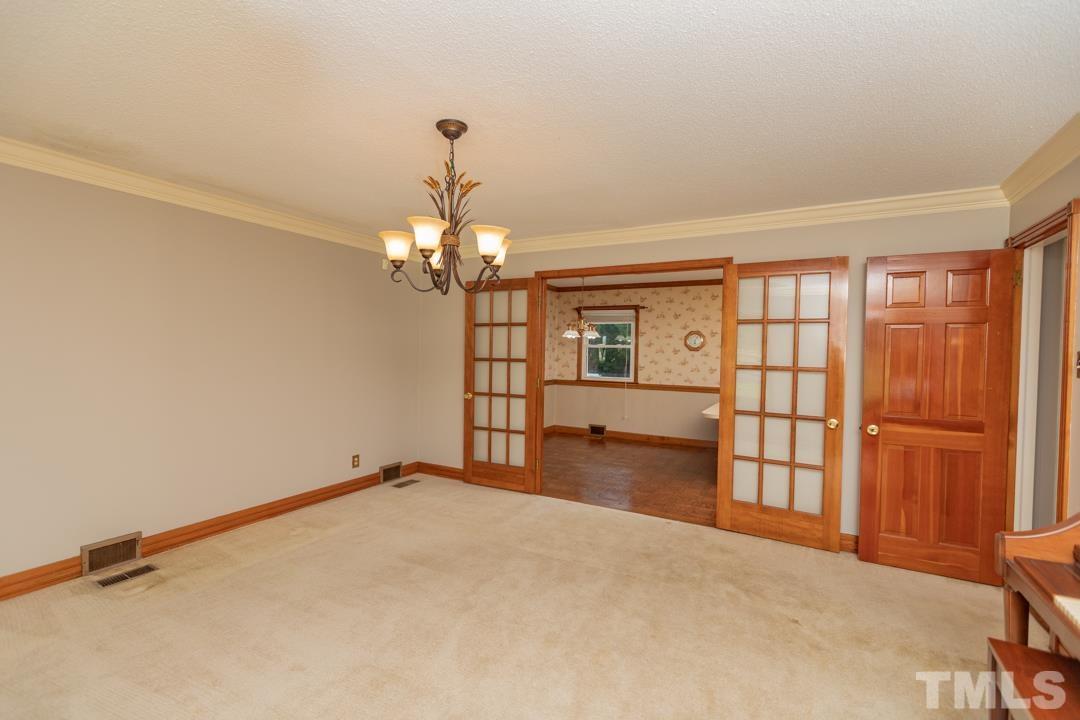 4005 Satterwhite Point Road Henderson, NC 27537 - Photo 5 of 29 Gallery Image 5