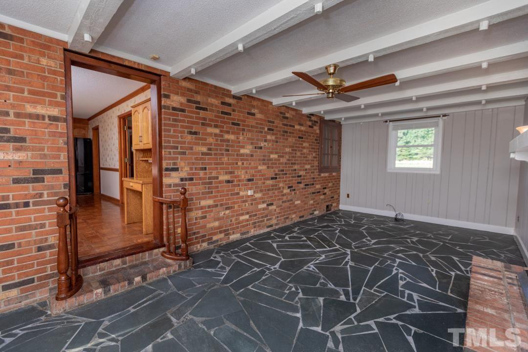 4005 Satterwhite Point Road Henderson, NC 27537 - Photo 10 of 29 Gallery Image 10