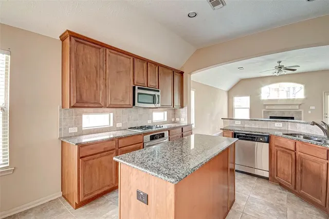 $3,000 | 31 Pleasant Point Place, Spring, TX 77389