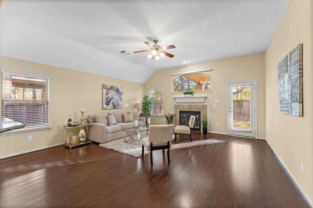 $3,000 | 31 Pleasant Point Place, Spring, TX 77389