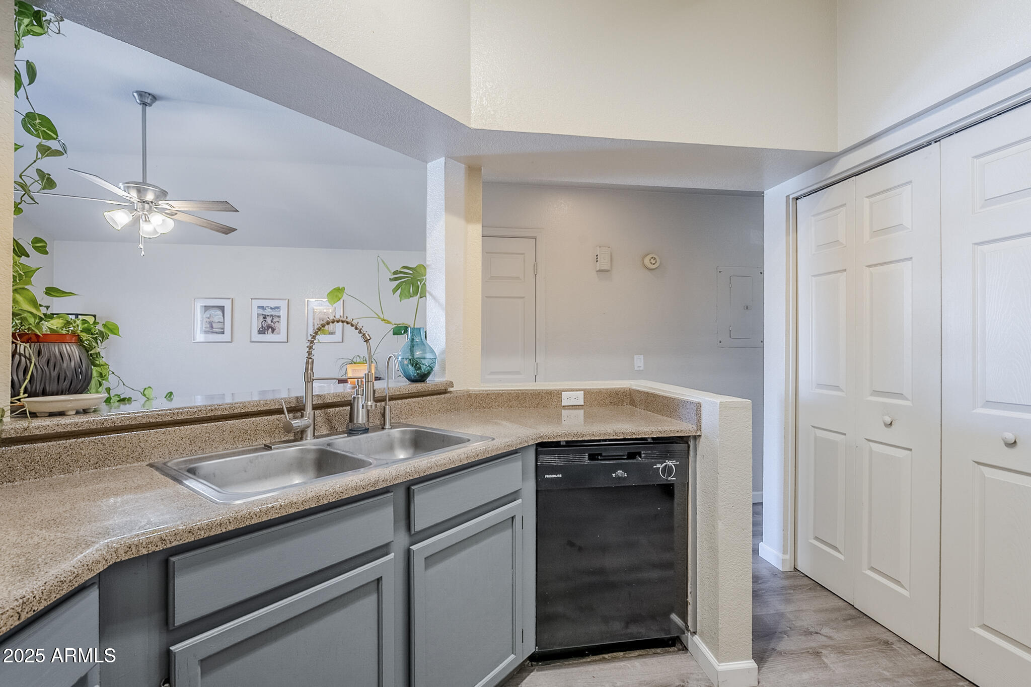1331 West Baseline Road, Unit 360 Mesa, AZ 85202 - Photo 11 of 39 Kitchen open to living room