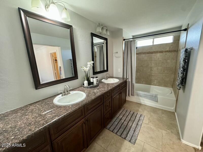4235 East Betsy Lane Gilbert, AZ 85296 - Photo 9 of 25 IMG_4015 2
