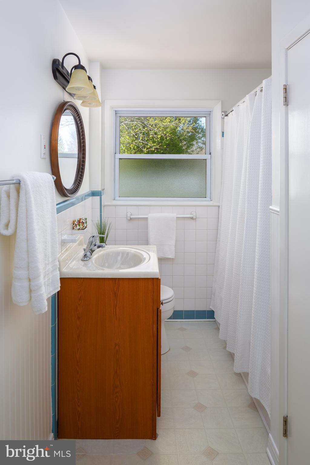 6 Vernon Lane Malvern, PA 19355 - Photo 22 of 38 Second Level Full Bathroom