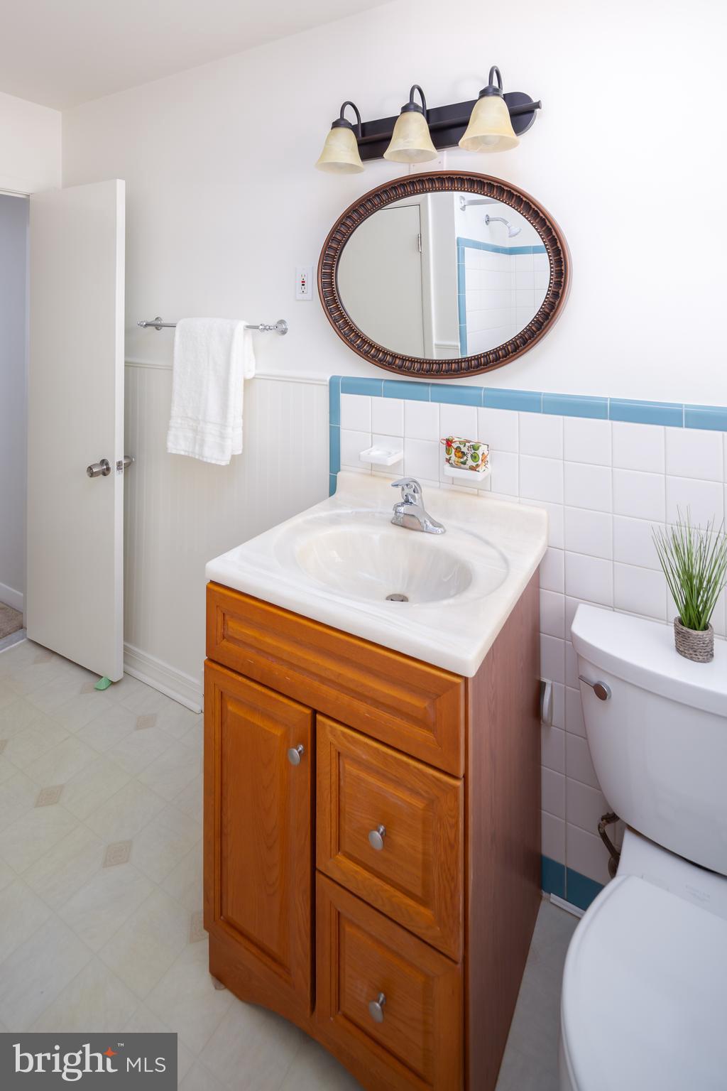 6 Vernon Lane Malvern, PA 19355 - Photo 23 of 38 Second Level Full Bathroom