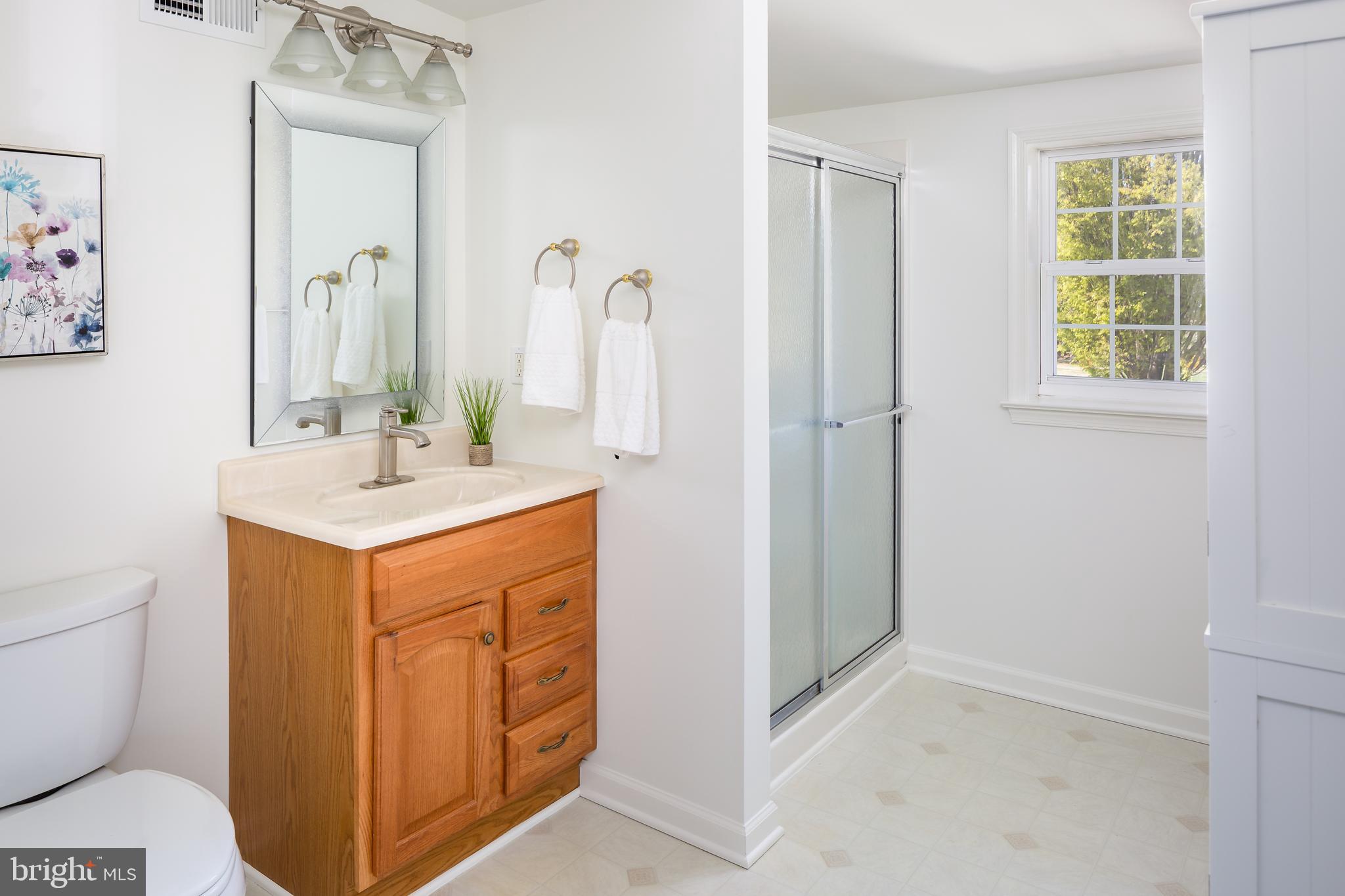 6 Vernon Lane Malvern, PA 19355 - Photo 32 of 38 Upper Level Full Bathroom