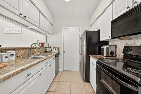 $169,000 | 2277 South Kirkwood Road, Unit 1002, Houston, TX 77077