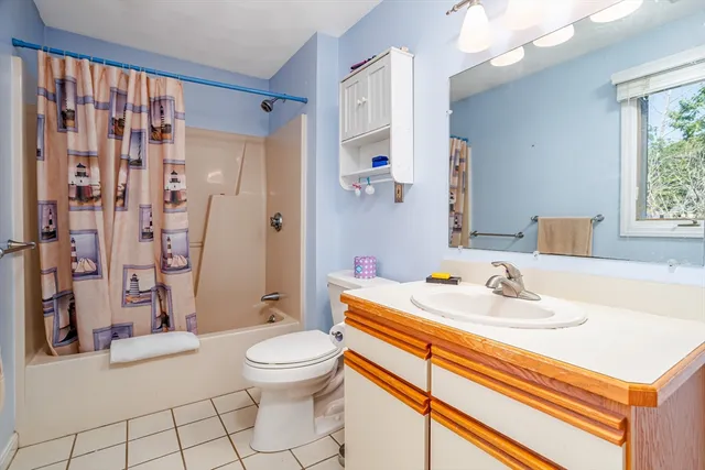 $449,900 | 8 Iris Way, Unit 8, Haverhill, MA 01830