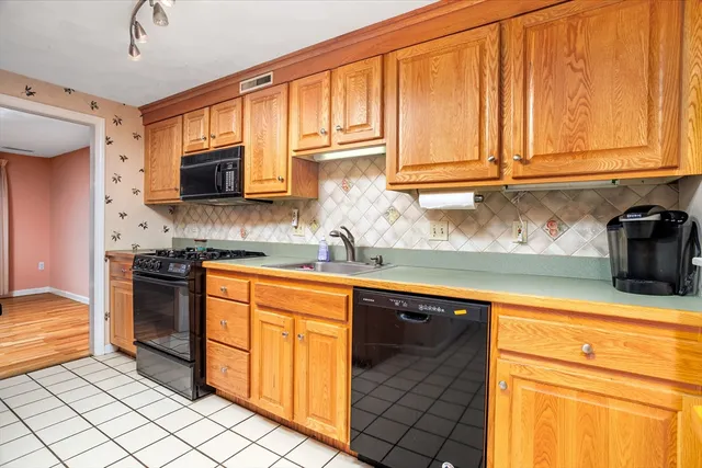 $449,900 | 8 Iris Way, Unit 8, Haverhill, MA 01830