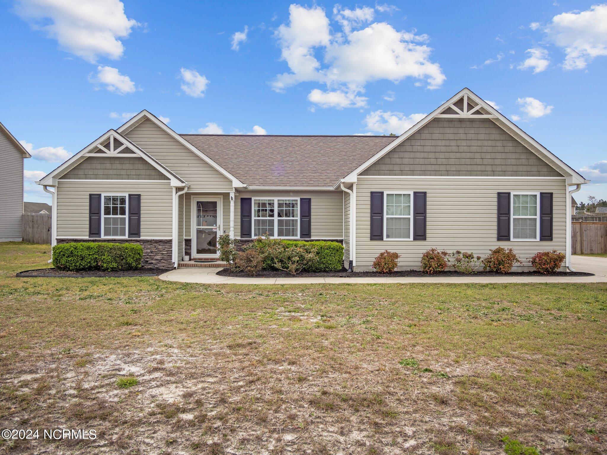 310 Sinclair Lane Hubert, NC 28539 - Photo 2 of 42 2-web-or-mls-P3218755